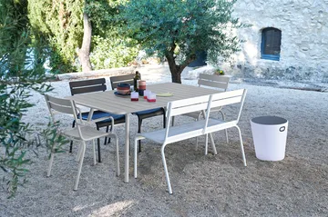 Luxembourg bord 143x80 cm - Deep blue (blå) - Fermob