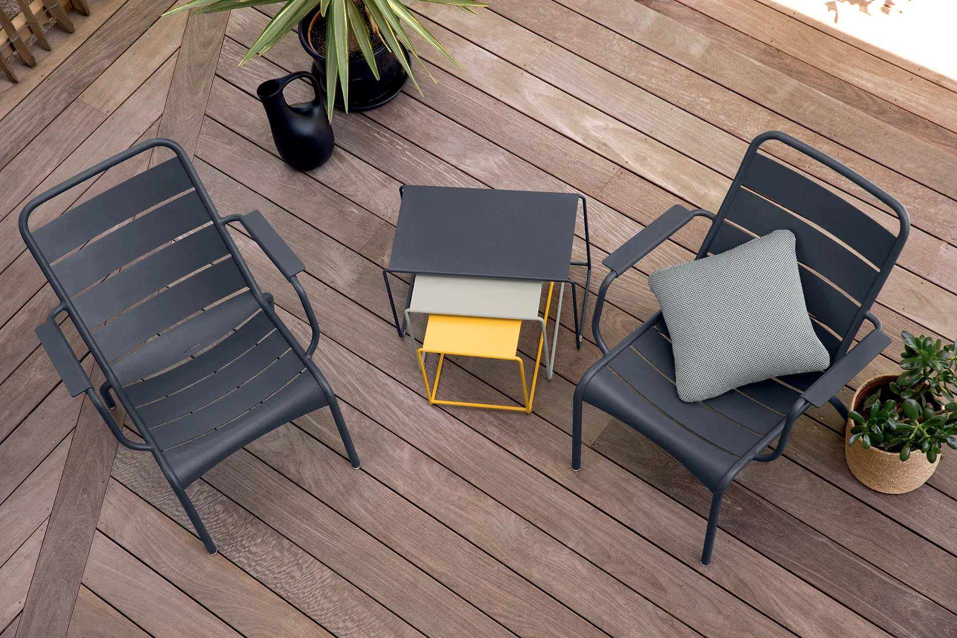 Luxembourg stol med armlener,lav, Tonka Fermob