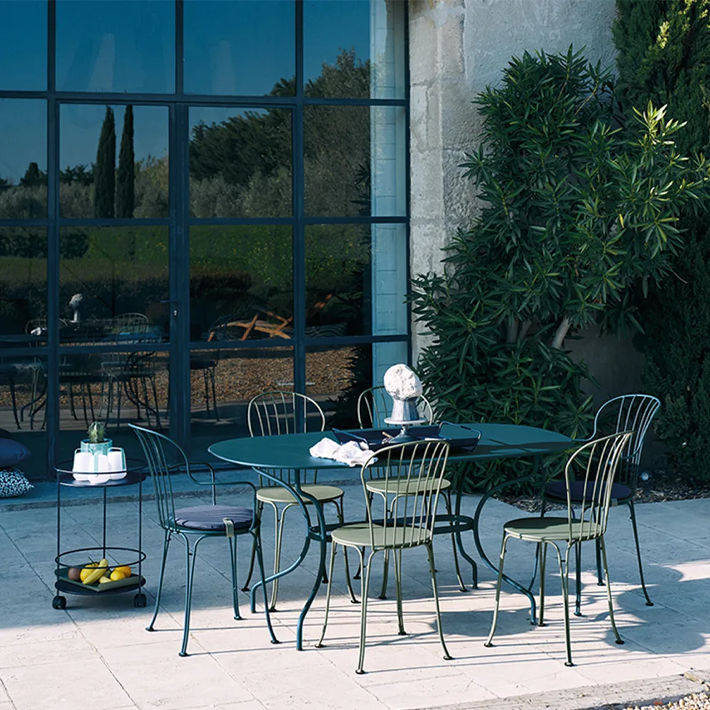 Opera+ bord, ovalt, Willow green Fermob