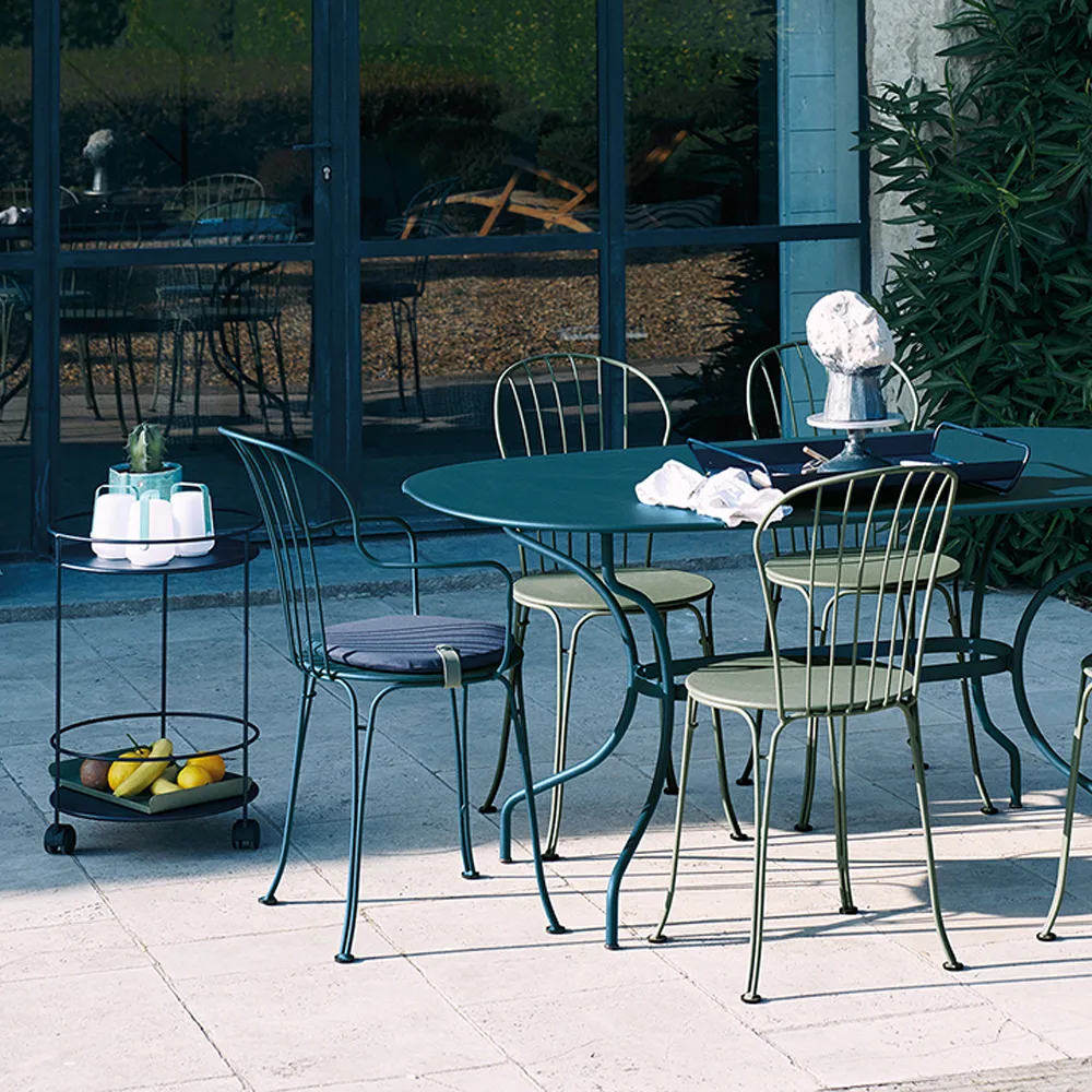 Opera+ stol med armlener, Acapulco blue Fermob