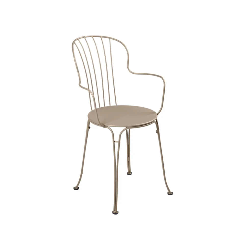 Opera+ stol med armlener, Nutmeg (beige) Fermob