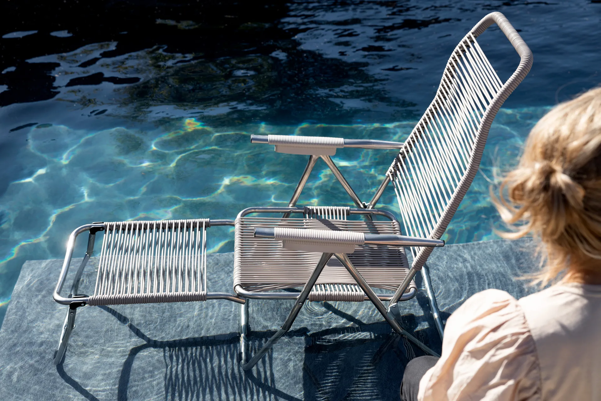 Spaghetti solseng med fotstøtte, Grey Fiam