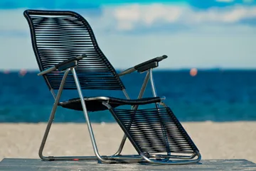 Spaghetti solseng med fotstøtte - Sort - Fiam
