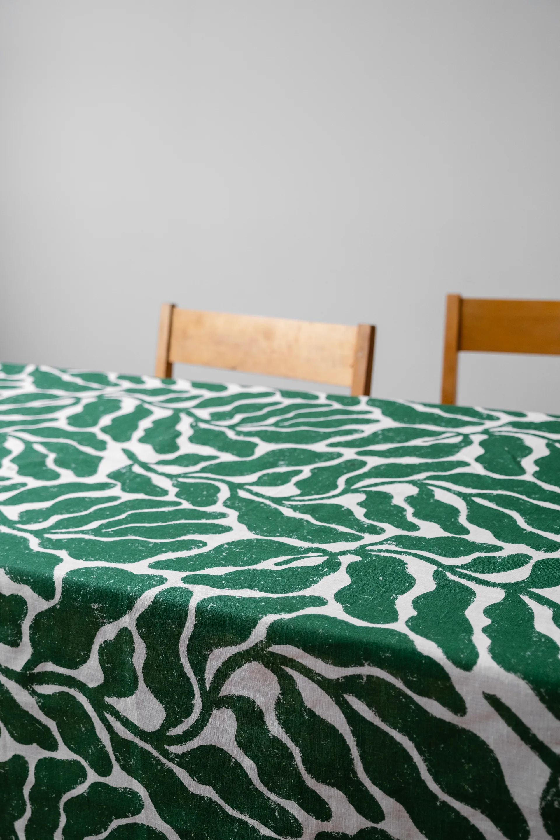 Leaves bordduk, Green, 149x250 cm Fine Little Day