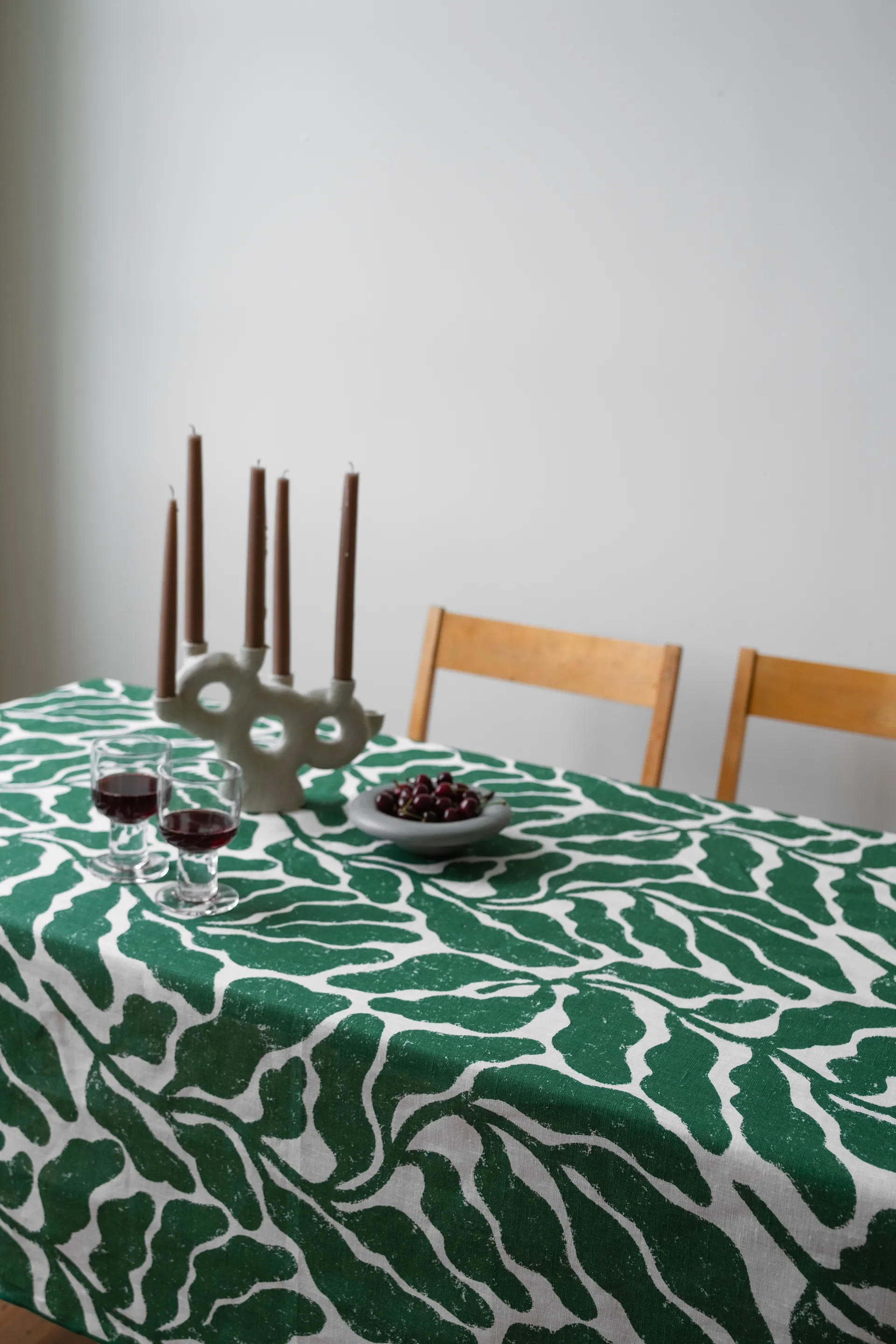Leaves bordduk, Green, 149x250 cm Fine Little Day