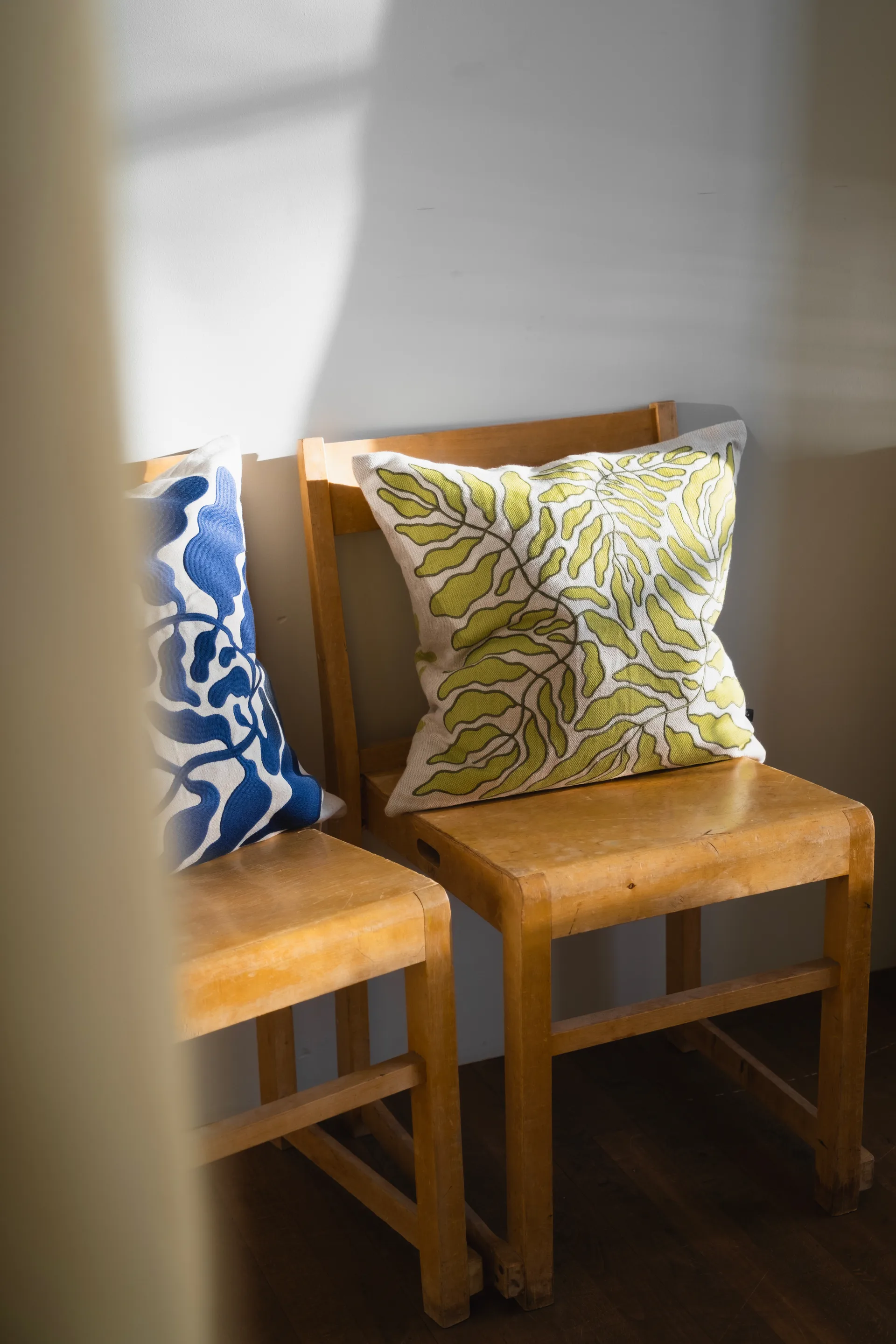 Leaves brodert putetrekk 48x48 cm, Lime-nature Fine Little Day