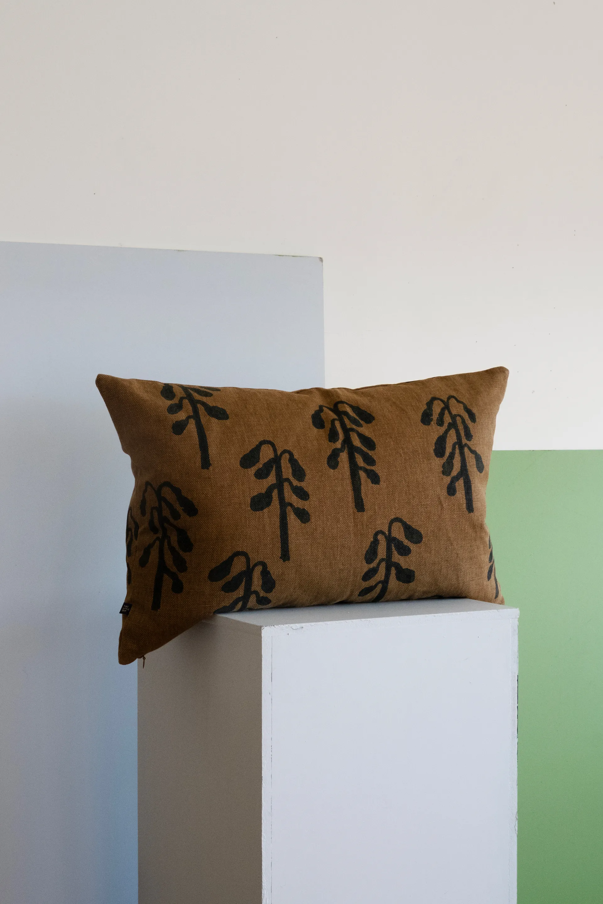 Weeping birch putetrekk 38x58 cm, Brown Fine Little Day