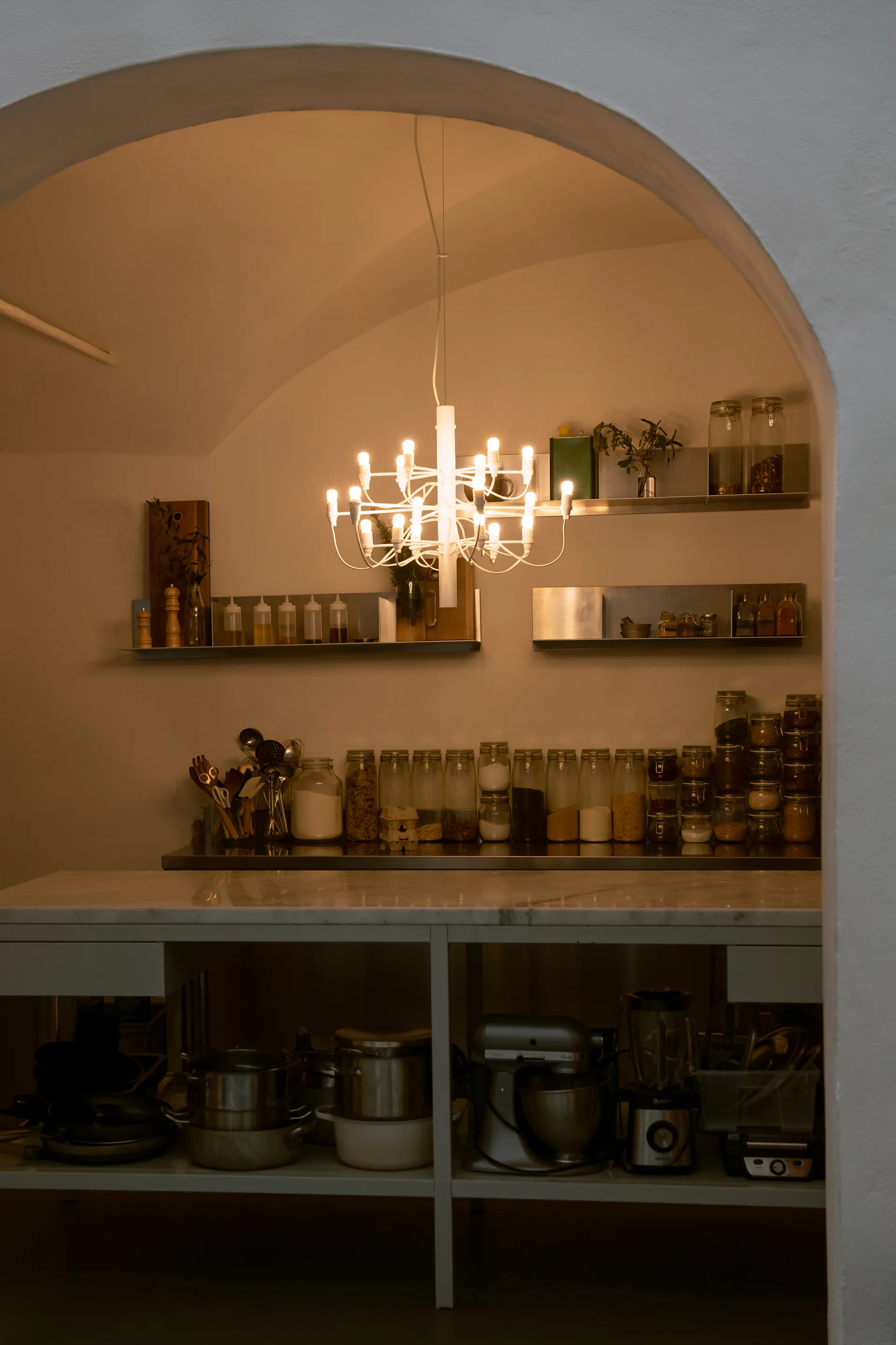 2097 Sarfatti lysekrone, Matt hvit 18 lamper Flos