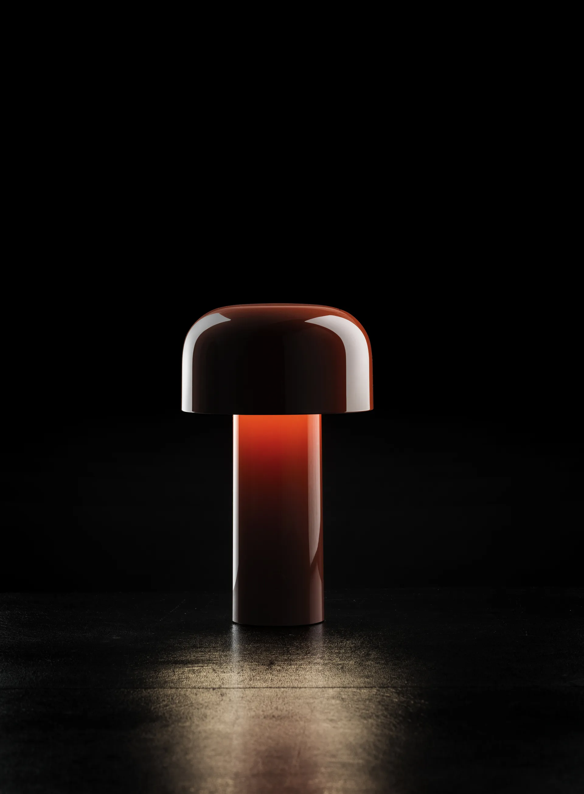 Bellhop bordlampe portabel, Brick red, IP54 (innendørs/utendørs) Flos