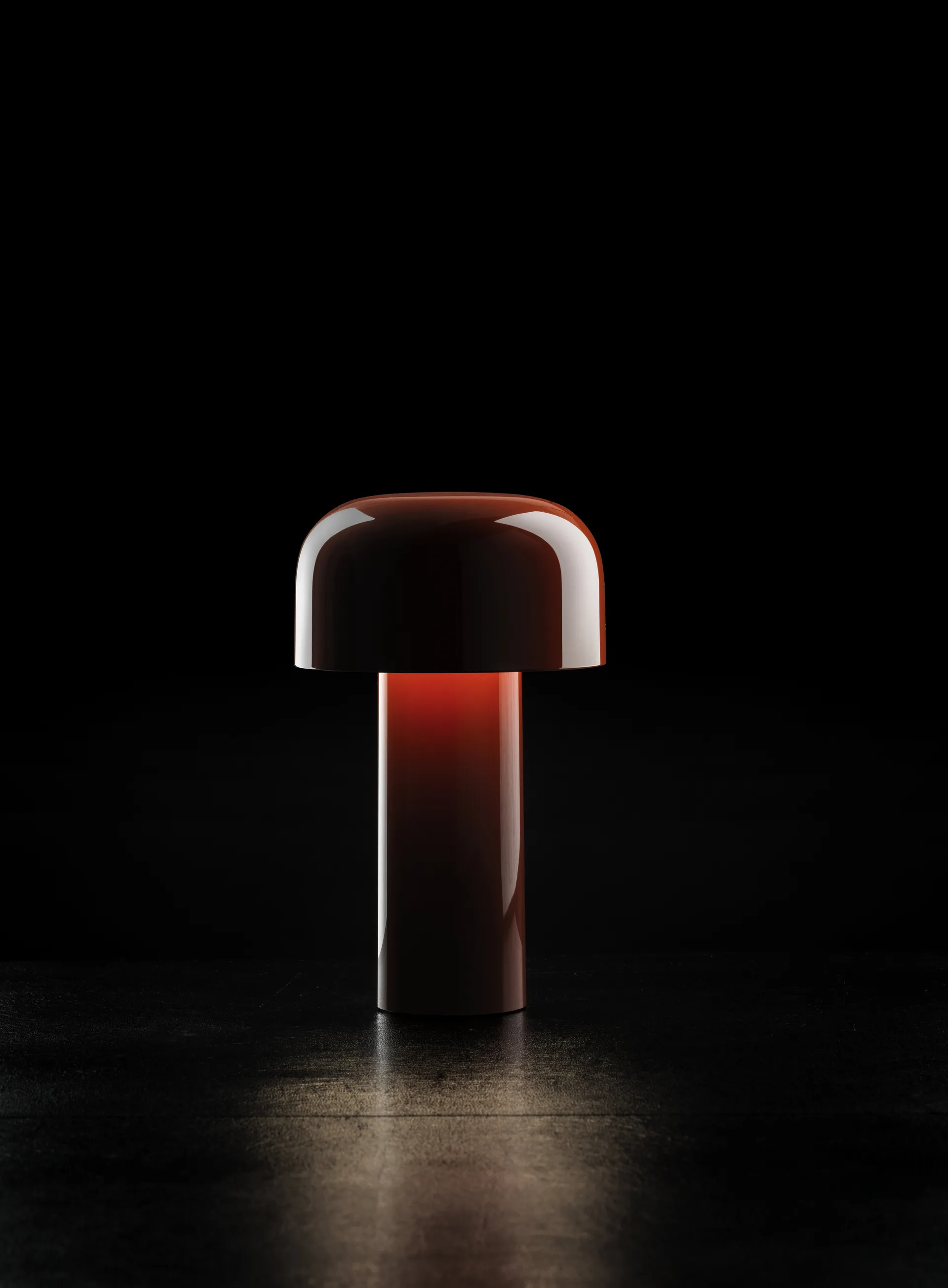 Bellhop bordlampe portabel, Brick red, IP54 (innendørs/utendørs) Flos