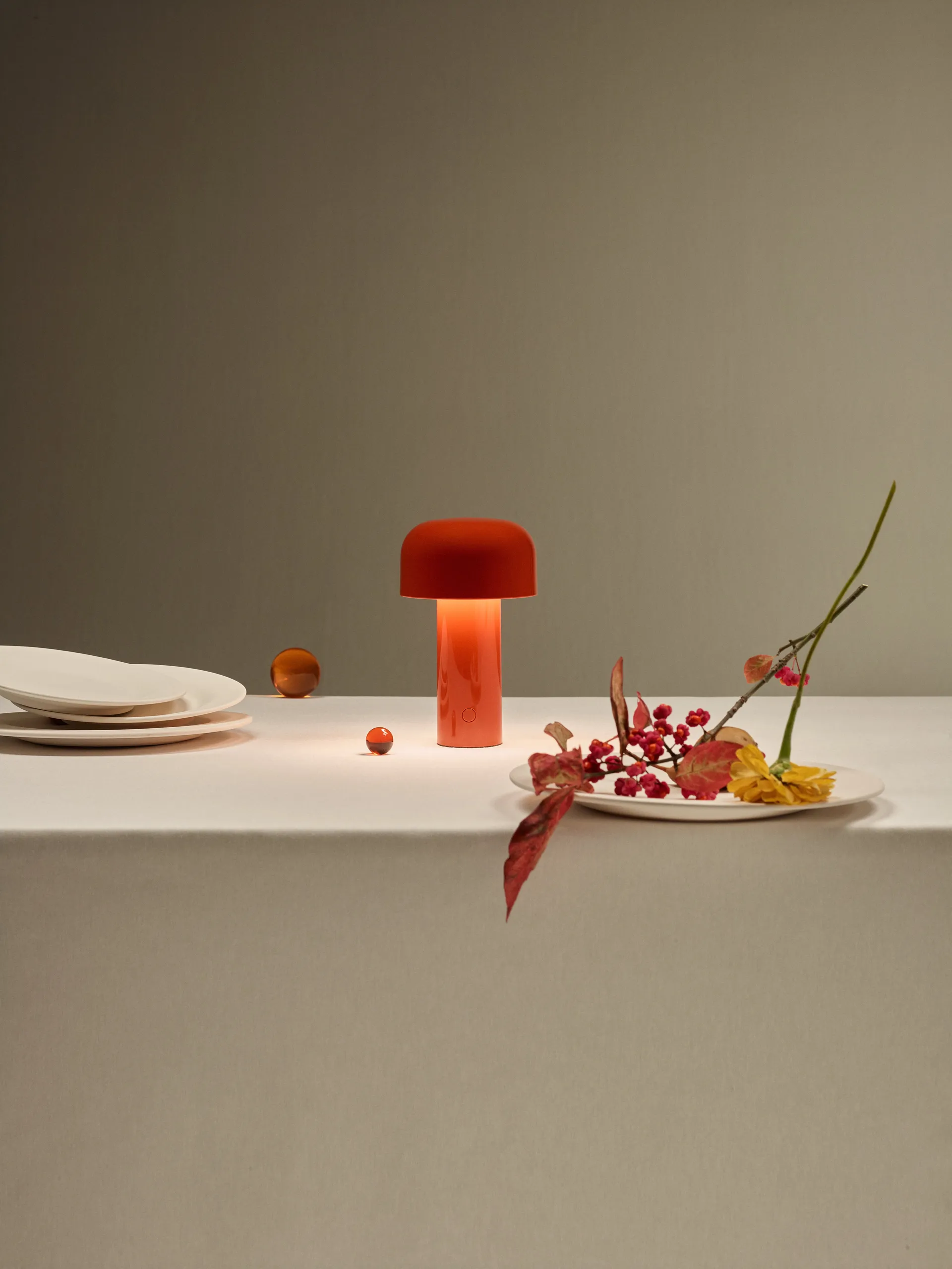 Bellhop bordlampe portabel, Brick red, IP54 (innendørs/utendørs) Flos
