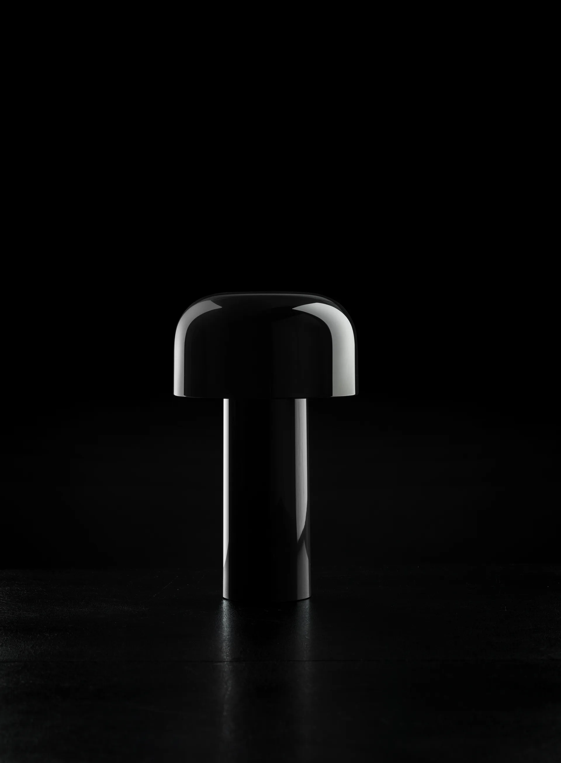 Bellhop bordlampe portabel, Glossy black , IP54 (innendørs/utendørs) Flos