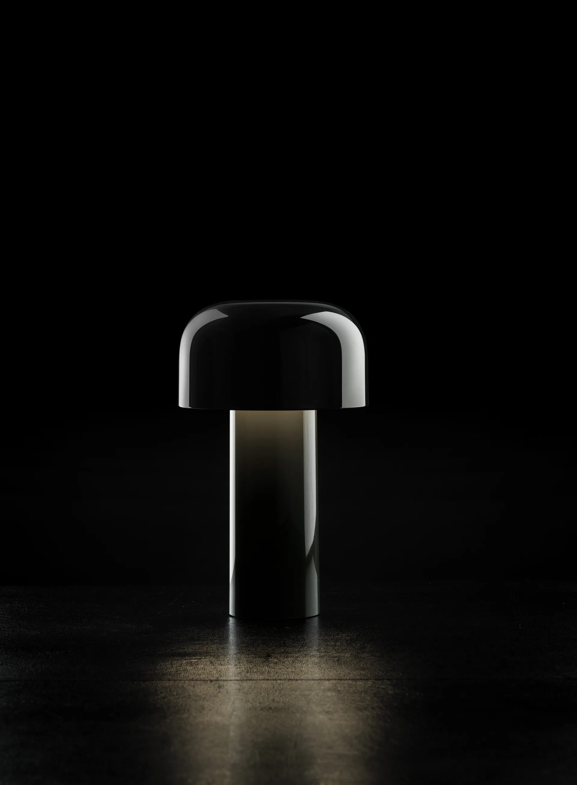 Bellhop bordlampe portabel, Glossy black , IP54 (innendørs/utendørs) Flos