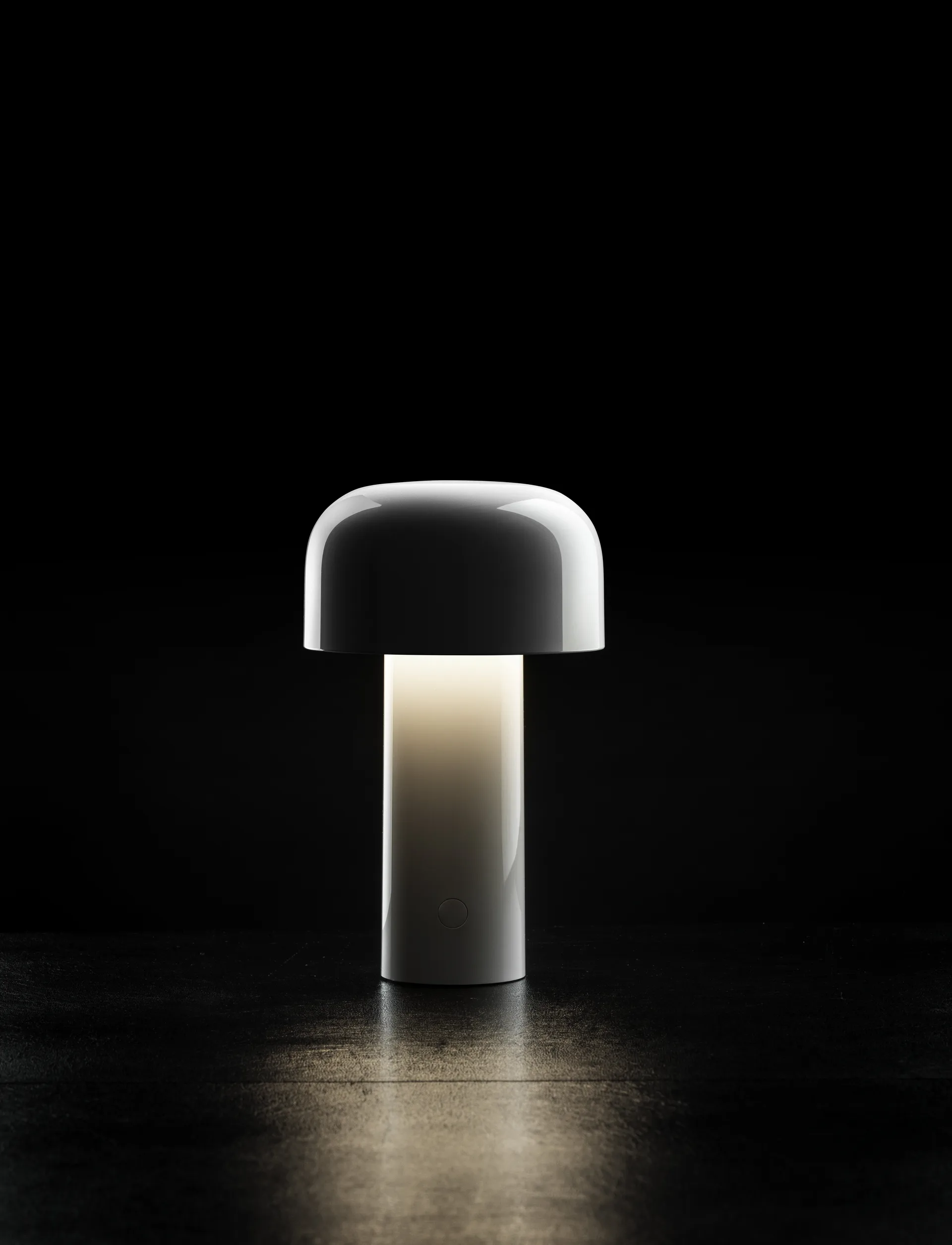 Bellhop bordlampe portabel, White, IP54 (innendørs/utendørs) Flos