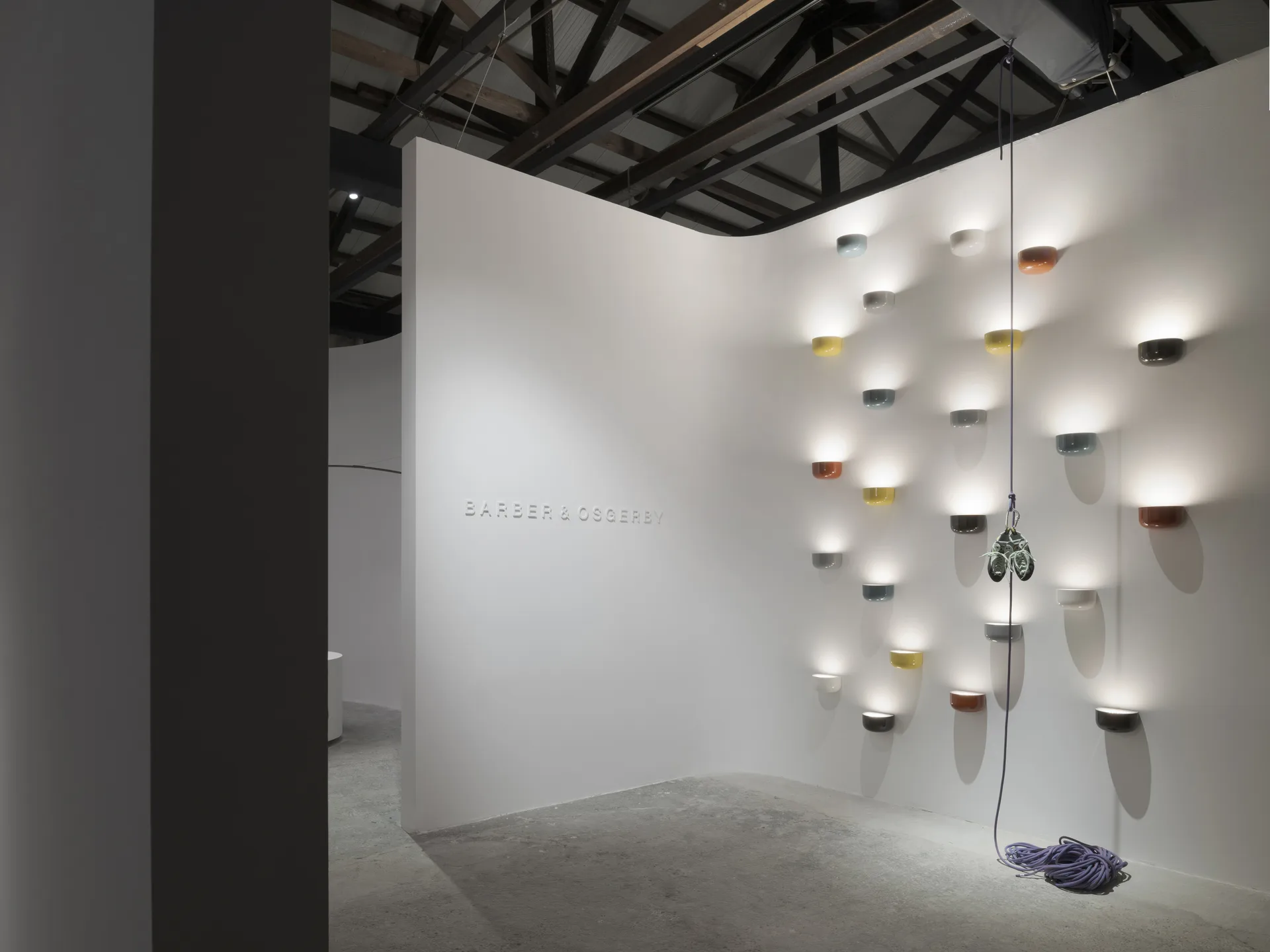 Bellhop Wall Up vegglampe, Grey blue Flos