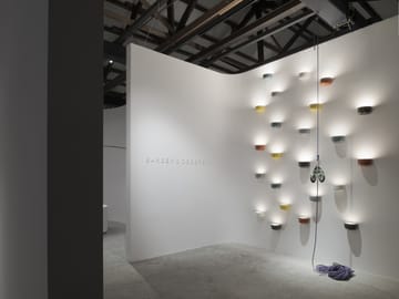 Bellhop Wall Up vegglampe - Grey - Flos