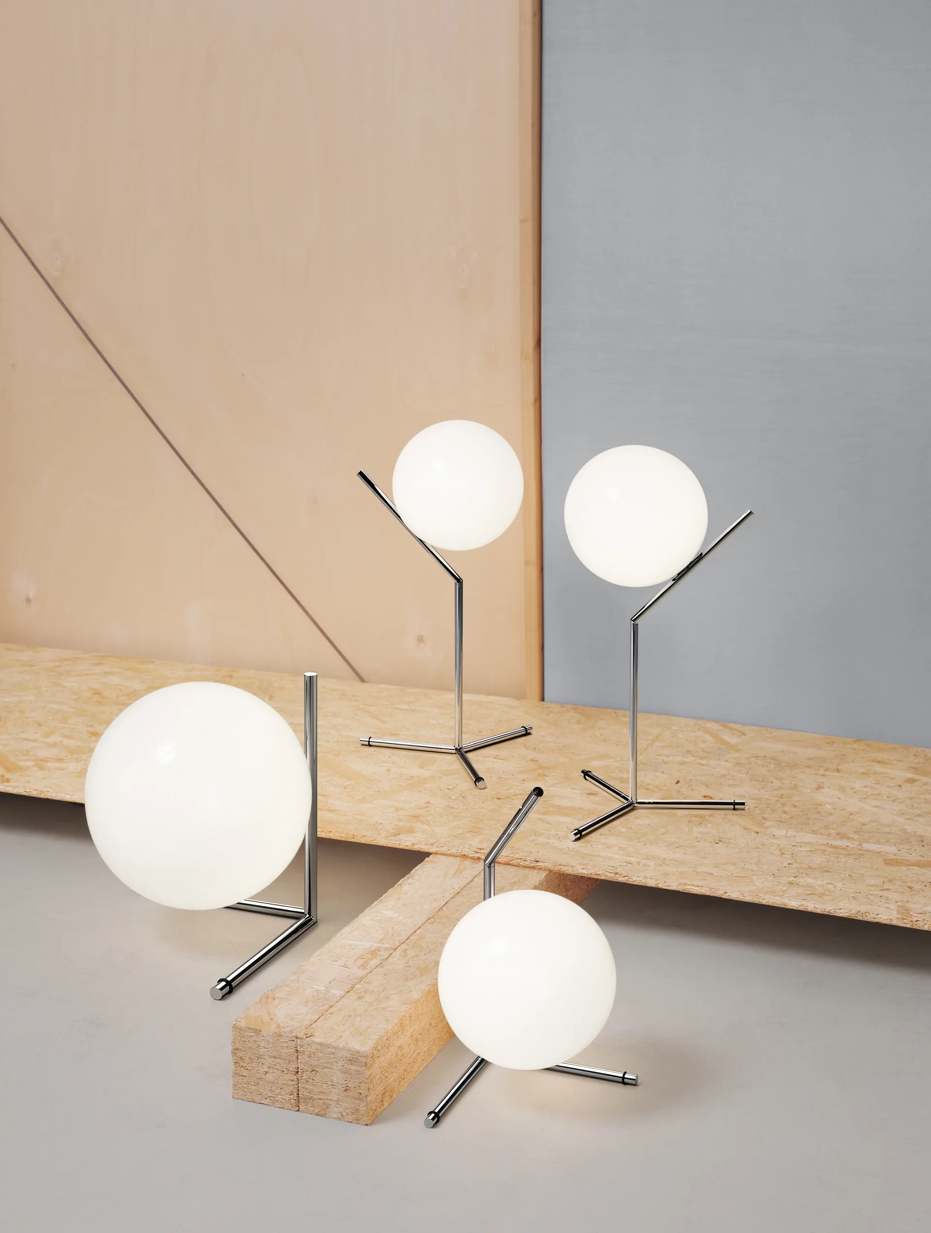 IC lights T1 high bordlampe, Krom-opal Flos