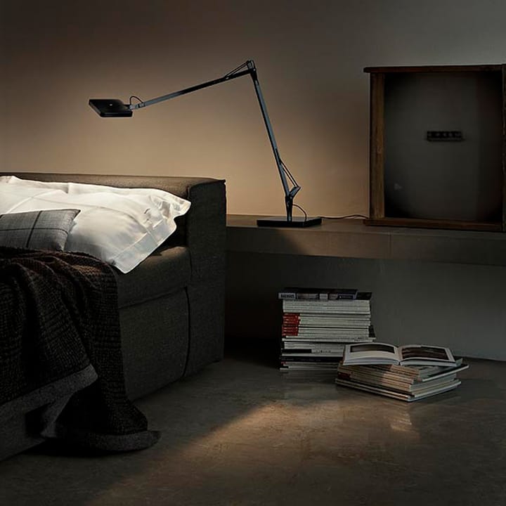 Kelvin T LED bordlampe, Svart blank Flos