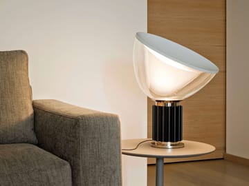 Taccia PMMA bordlampe - Svart, LED - Flos
