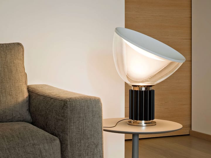 Taccia PMMA bordlampe, Svart, LED Flos
