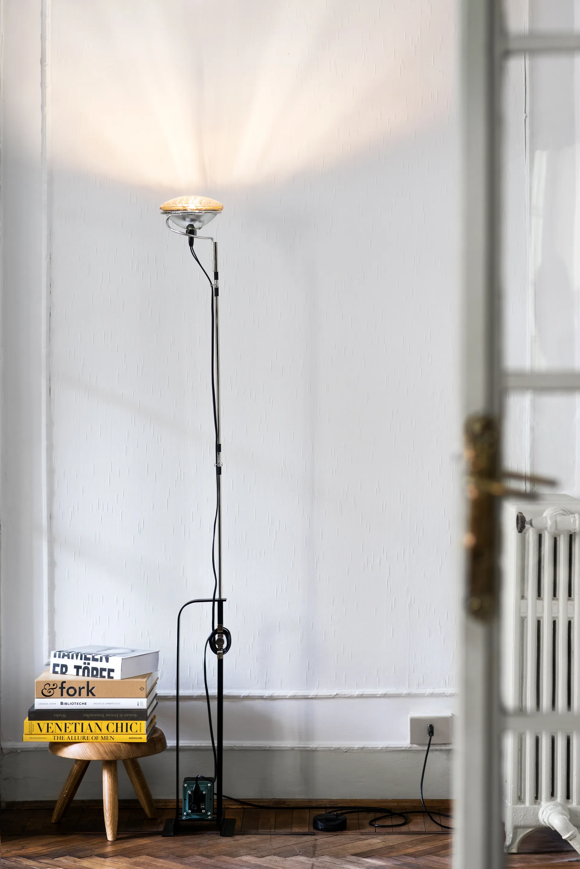 Toio Led gulvlampe - svart (EU),  Flos