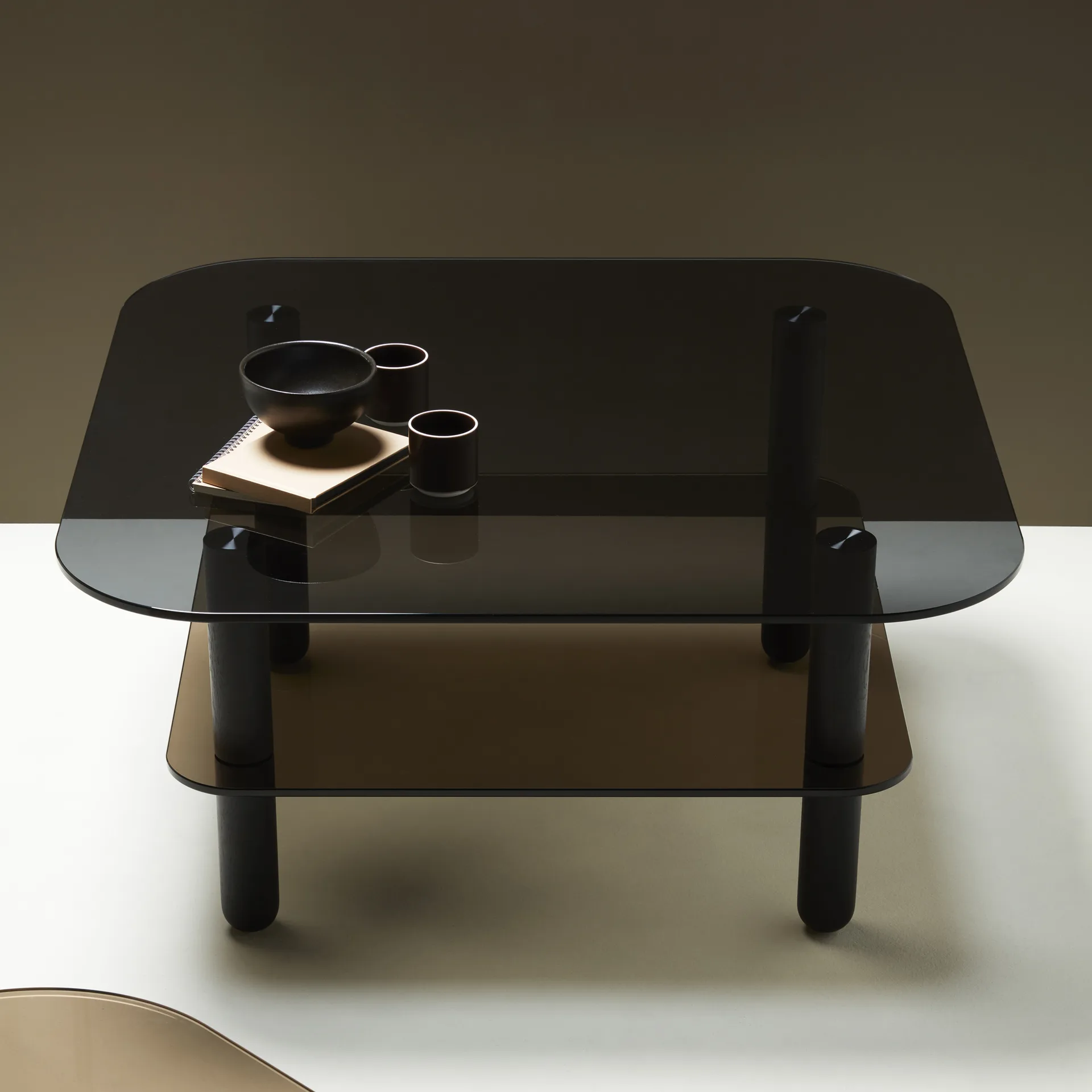 Big Sur sofabord, mørkeblå, svartbeiset eikben Fogia