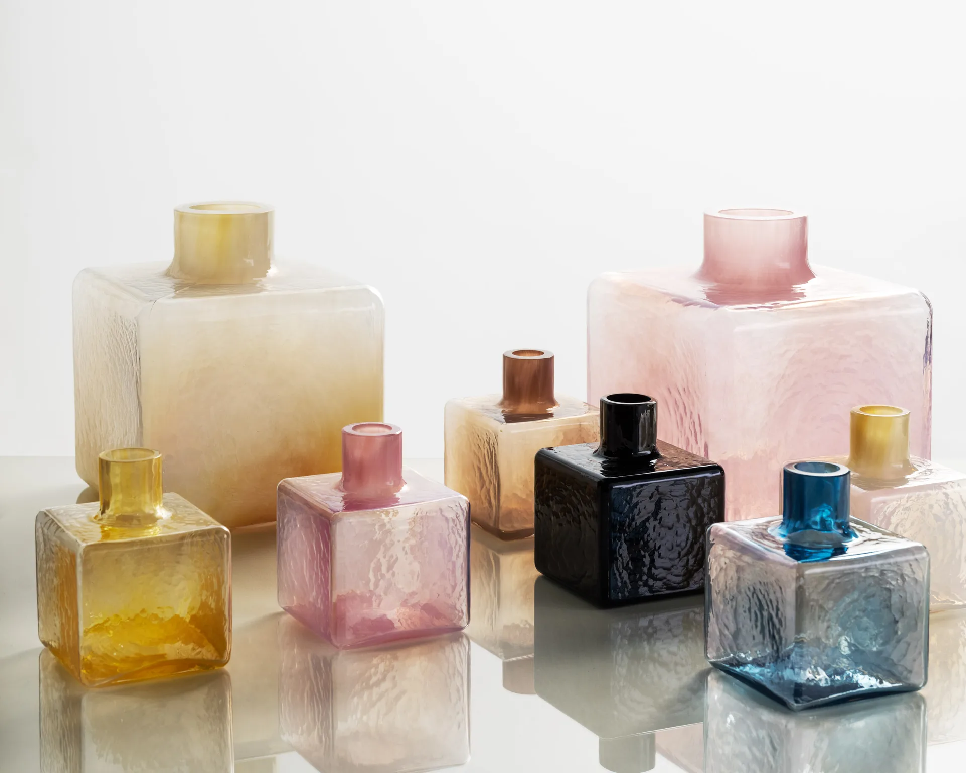 Cube vase, Oker, 23x20x20 cm Fogia