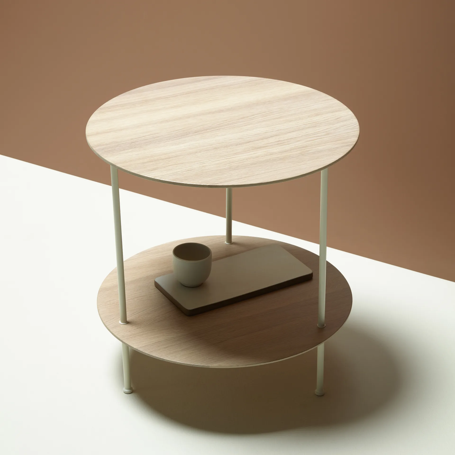 Pastille bord, eik svartbeiset, svart stativ Fogia