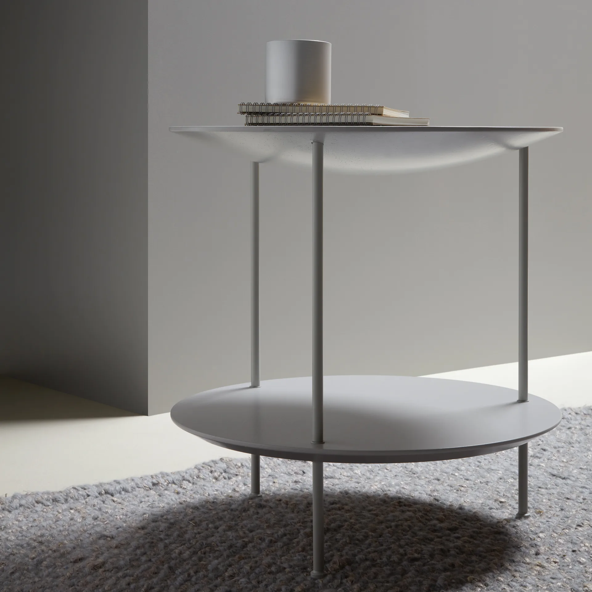 Pastille bord, eiklakk, perlehvit stativ Fogia