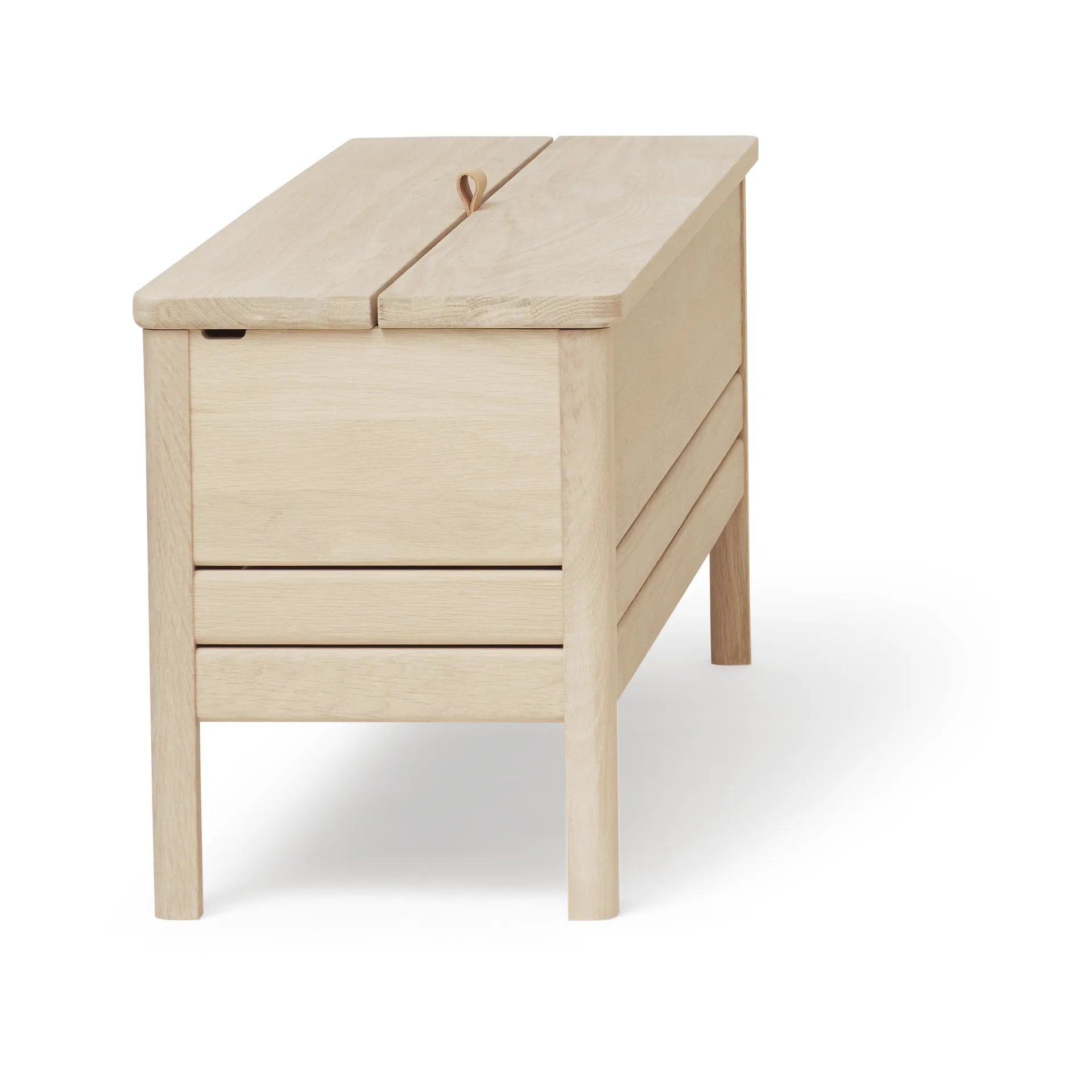 A Line oppbevaringsbenk 111 cm, Hvit eik Form & Refine