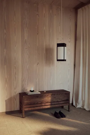 A Line oppbevaringsbenk 111 cm - Røkt eik - Form & Refine