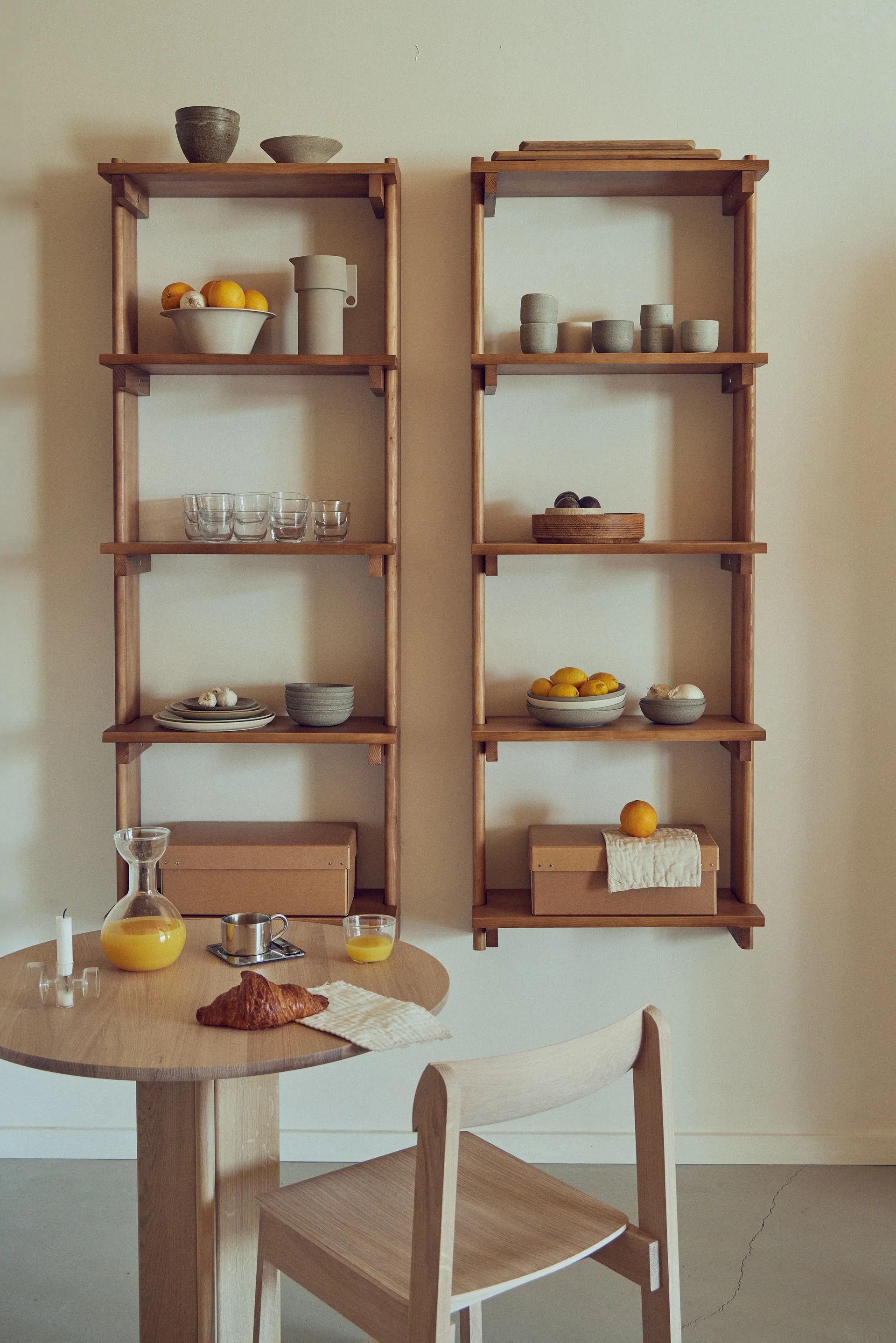 Beam Shelf vegghylle, Deep brown pine, 60x167x25 cm Form & Refine