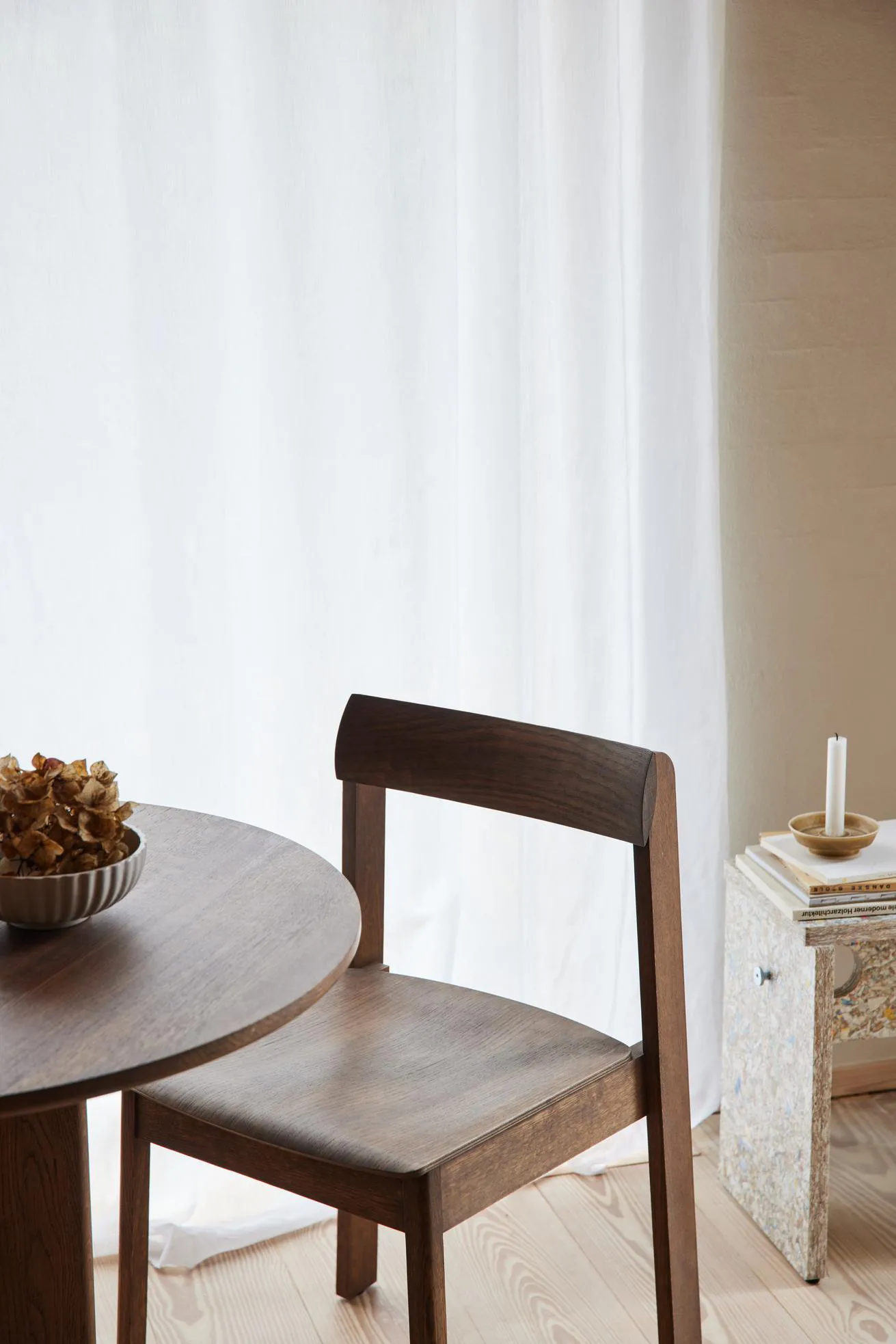 Blueprint stol, Røkt eik Form & Refine