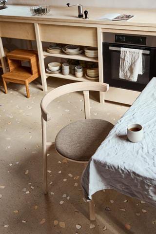 Lunar stol, Hvit eik-Hallingdal 65-0227 Form & Refine
