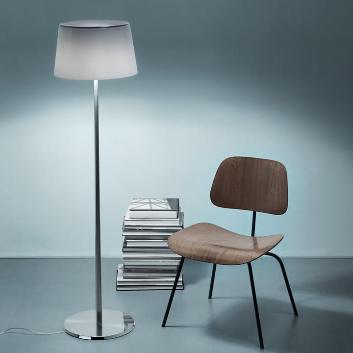 Lumiere XXL gulvlampe, grå, munnblåst glass, svart krom Foscarini