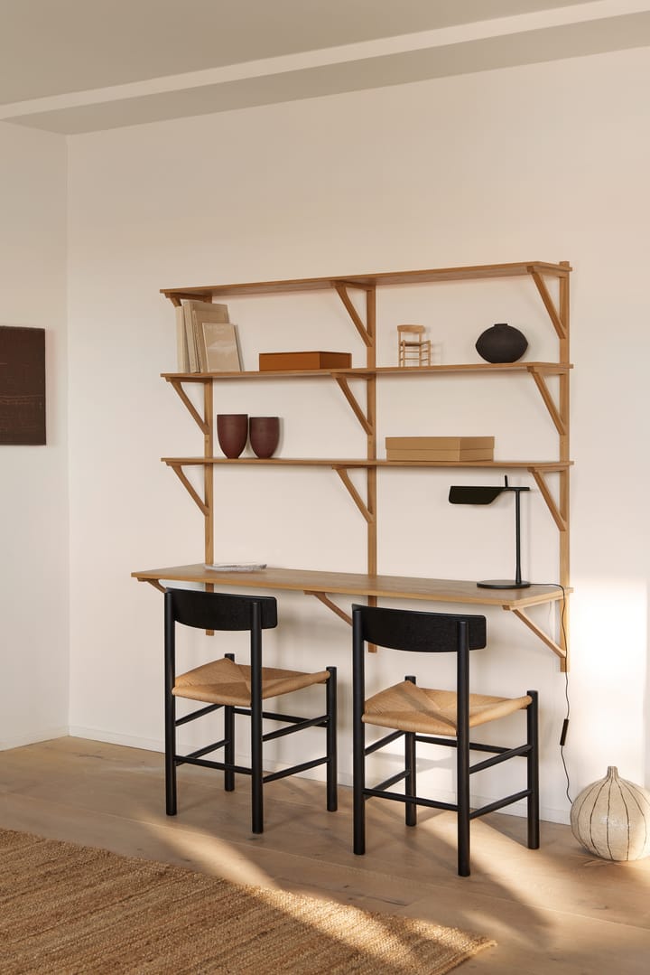 BM29 hylle med skrivebord 149x134 cm, Eikelakk Fredericia Furniture