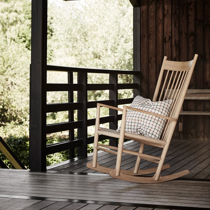 J16 gyngestol, Svart-svartlakkert eik Fredericia Furniture