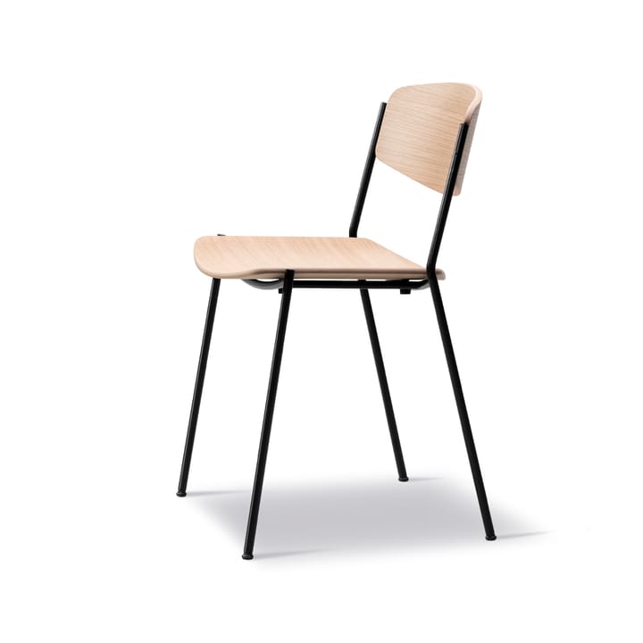Lynderup 3080 stol, eik lakk, svart stål stativ Fredericia Furniture