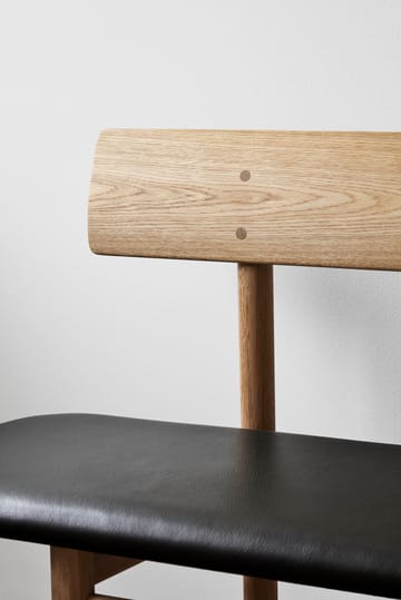 Mogensen 3171 benk - Såpet eik-lær omni 301 black - Fredericia Furniture
