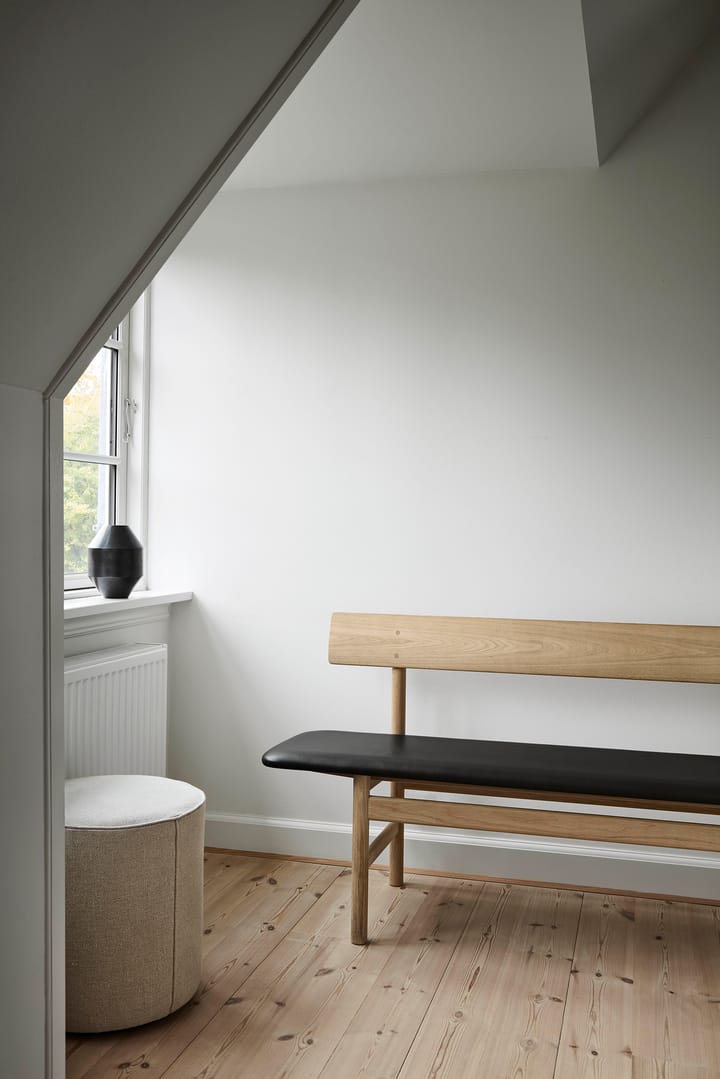 Mogensen 3171 benk, Såpet eik-lær omni 301 black Fredericia Furniture