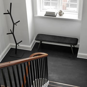 Nara kleshengere - ask svartbeiset, svartlakkert stål - Fredericia Furniture