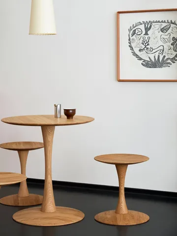 ND107 Trisse spisebord - Oljet eik, Ø75x73 cm - Fredericia Furniture