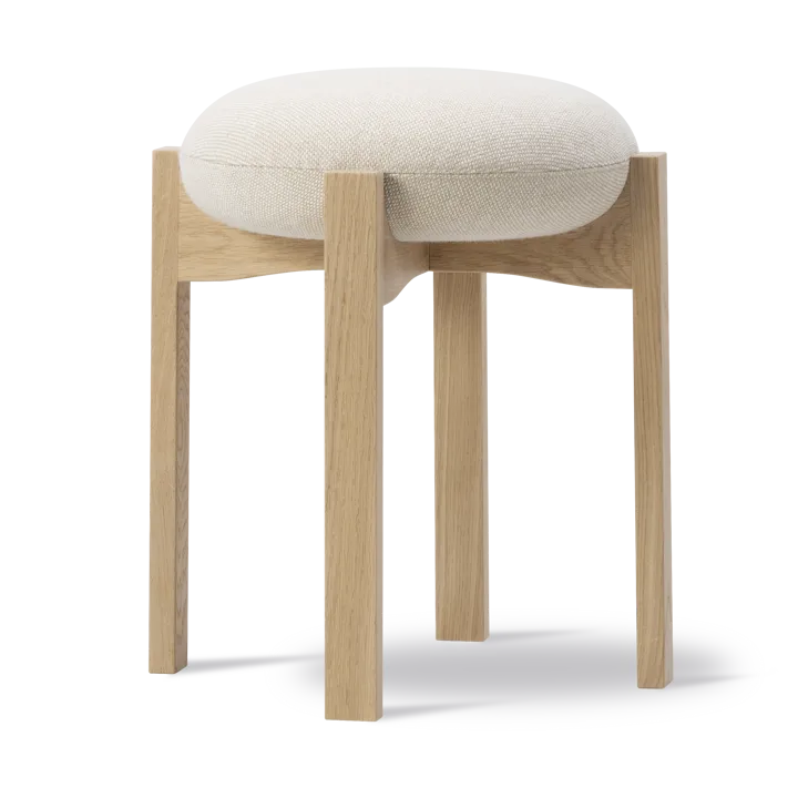 Pioneer rund krakk lav - Hallingdal 200-lakkert eik - Fredericia Furniture