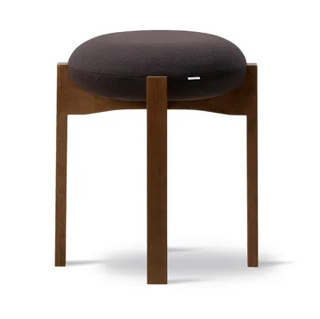 Pioneer rund krakk lav - Vidar 386-røktbeiset lakkert eik - Fredericia Furniture