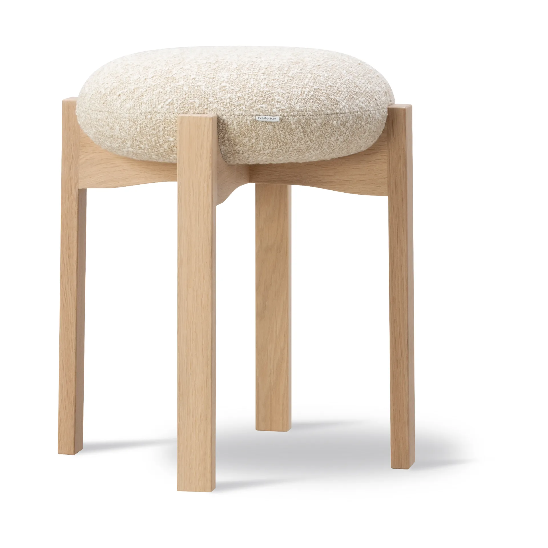 Pioneer rund krakk lav, Zero 0001-lakkert eik Fredericia Furniture