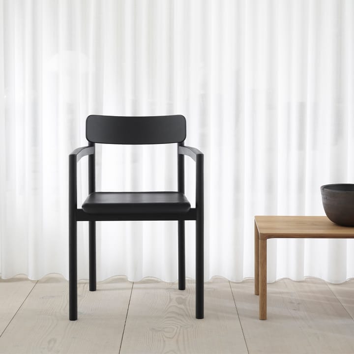 Post 3445 armlenestol, eik lakk Fredericia Furniture