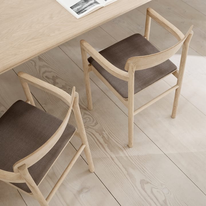 Post 3446 armlenestol, Lær premium 88-svart lakk eik Fredericia Furniture