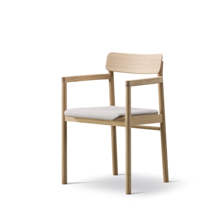Post 3446 armlenestol - Sunniva 717-lysoljet eik - Fredericia Furniture