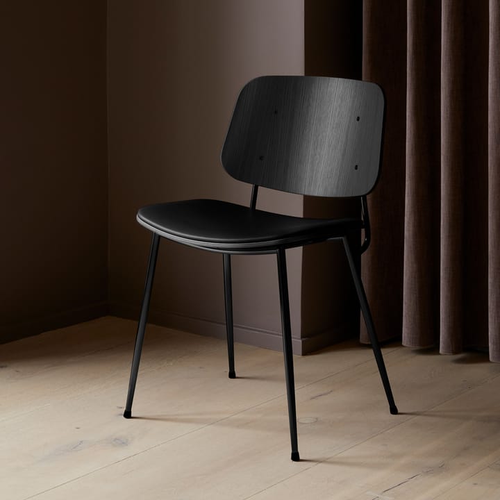 Søborg 3051 tre stol polstret sete, Lær Omni svart-svartlakk. eik Fredericia Furniture