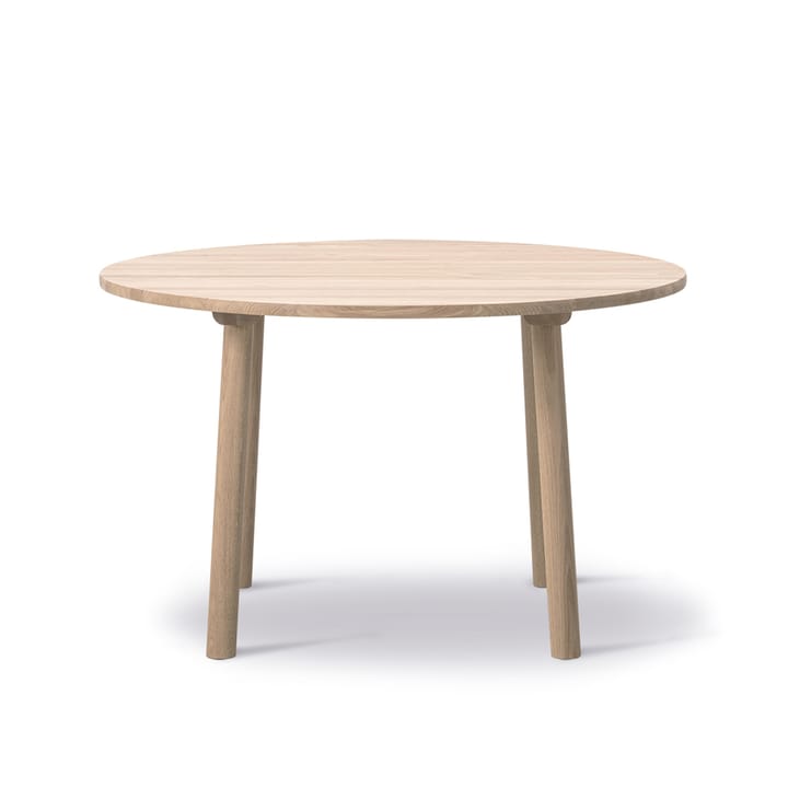 Taro 6121 spisebord - eik såpe, ø120 cm - Fredericia Furniture